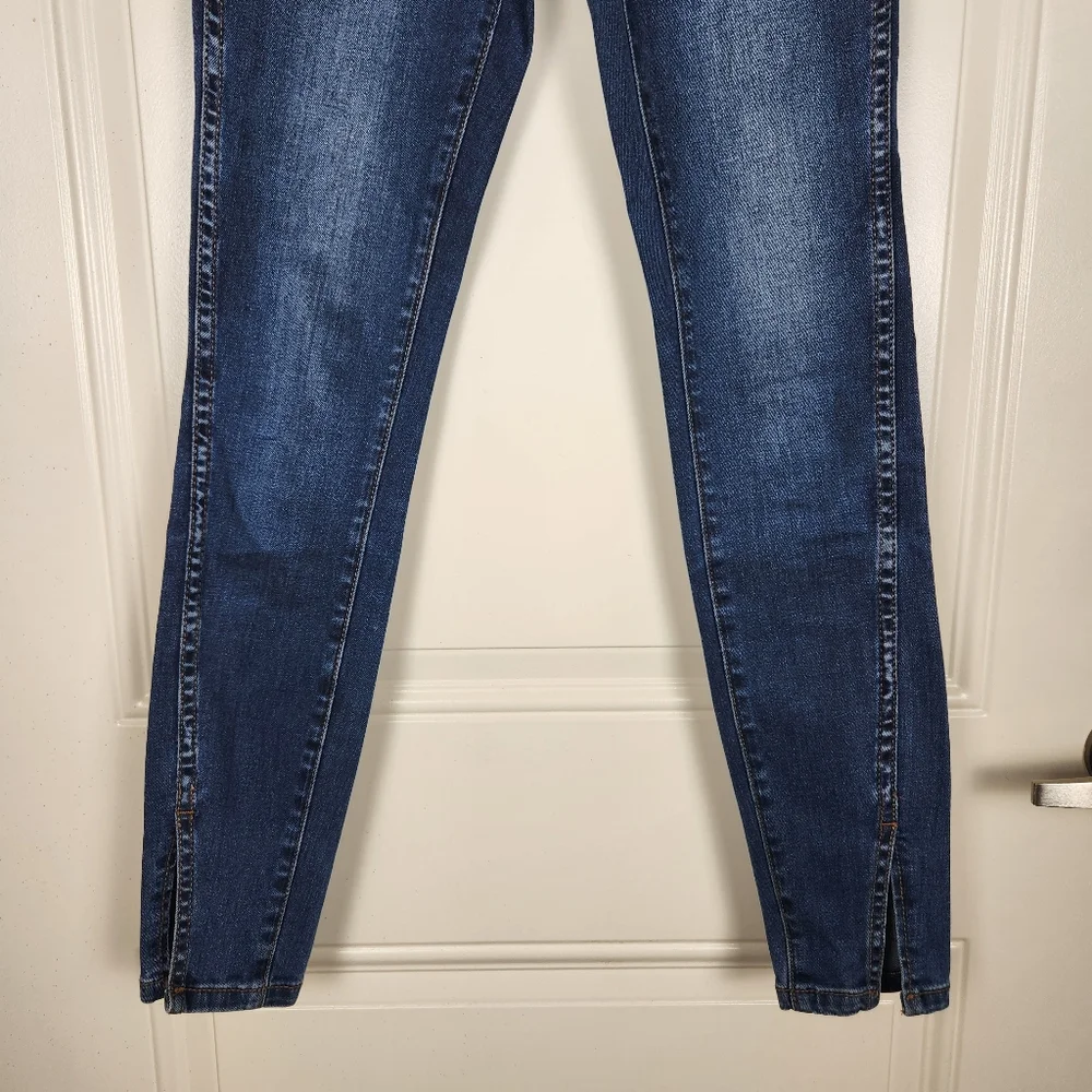 Anthropologie Pilcro Jeans Split Hem Skinny Mid Rise Blue Size 26